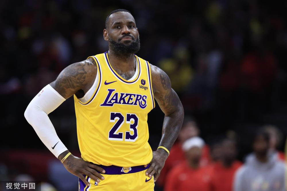 完成了他在 完成了他在